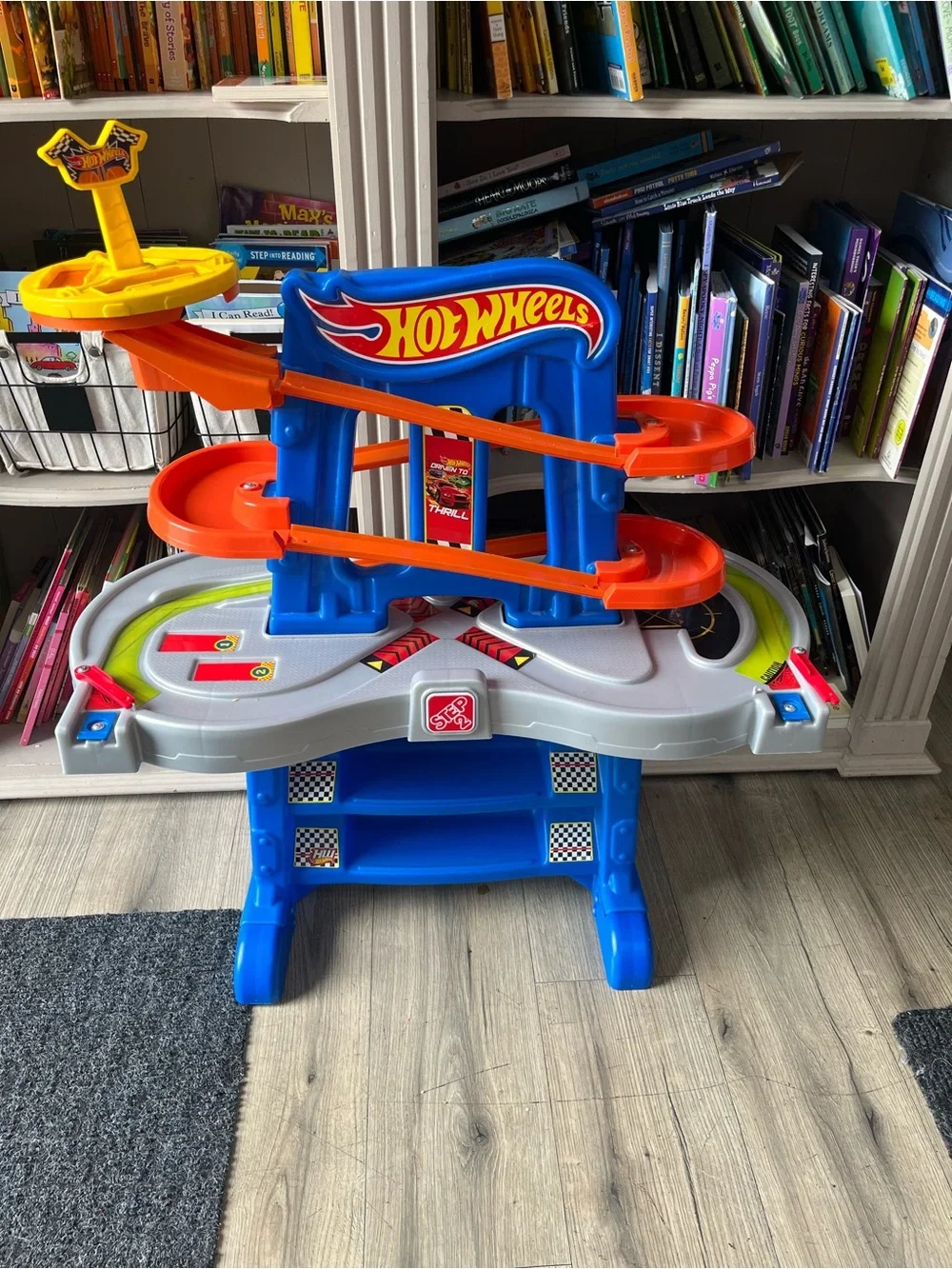 Hot Wheels Step2 Hot Wheels Road Rally Raceway DIE-CAST Car Play Table